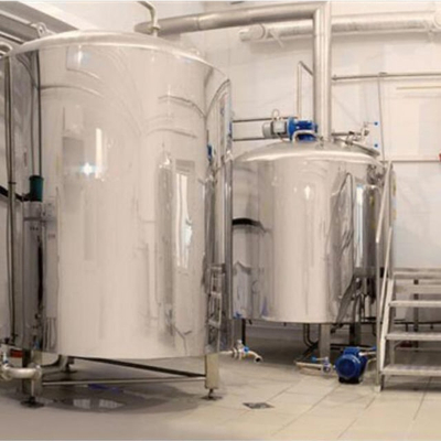 Ipari sörfőzde berendezések Professzionális rozsdamentes acél sörfőző berendezések gyártója 2000L sörgyártó vonal